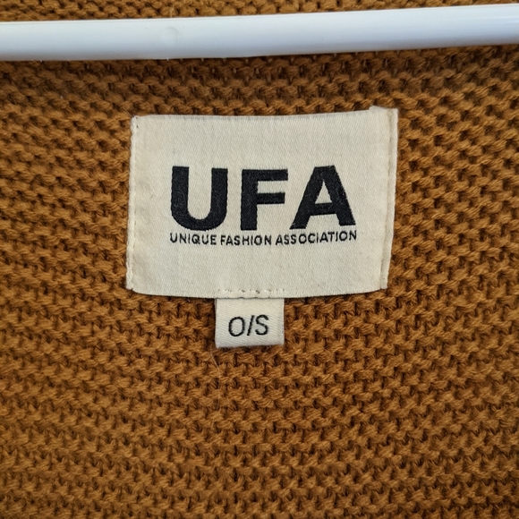 UFA cardigan - Picture 2 of 7